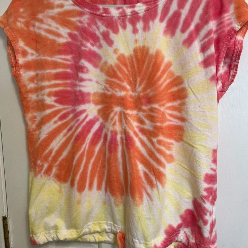 Vibrant Tie-Dye T-Shirt Medium - Picture 2 of 2